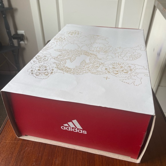 COPY - MINT condition, rare Chinese New Year Adidas Ultraboost. - Picture 2 of 9